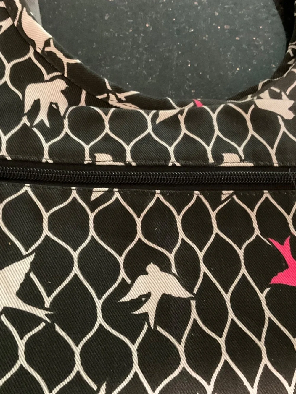 Yak pak bird accent hobo shoulder bag preowned but new, gray, black, pink